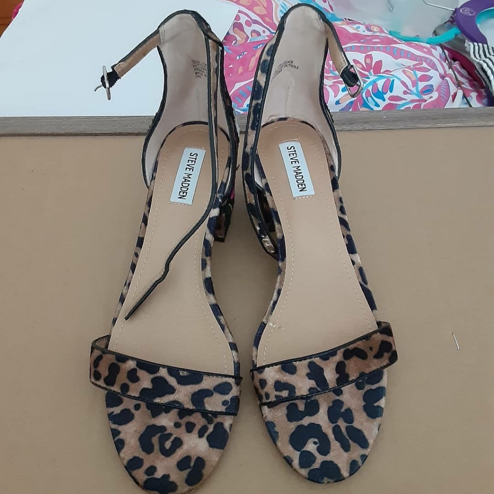 Women's shoes